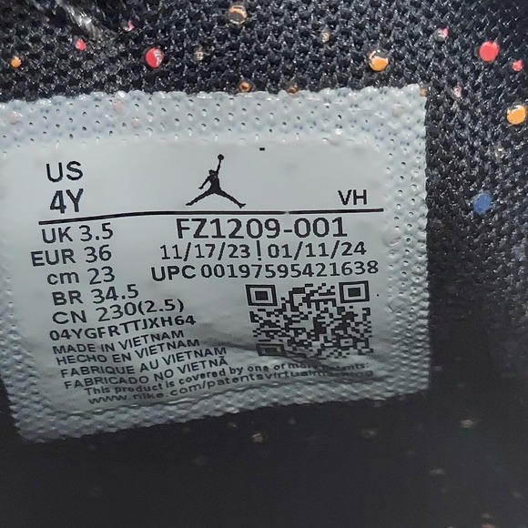 Nike Air Jordan 1 Mid Wings 2024 GS Gunsmoke Matte Silver FZ1209-001 Size 4Y - Picture 8 of 8